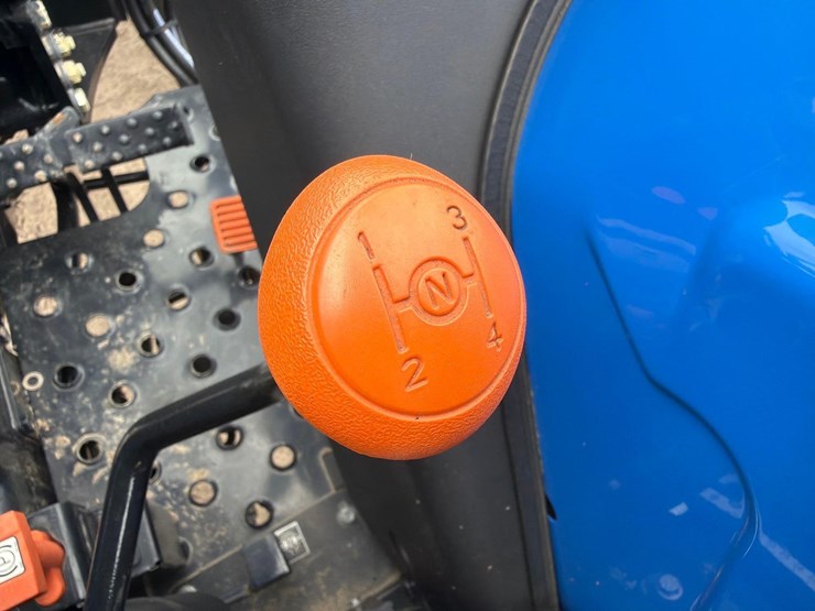 new-holland-workmaster-70-image-18
