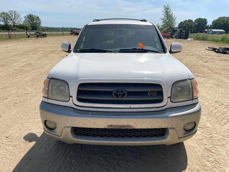 2003-toyota-sequoia-image-2
