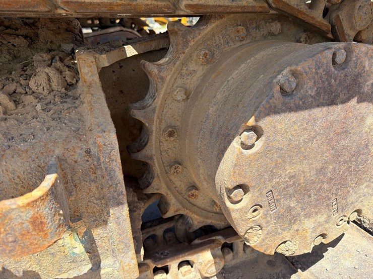 2019-deere-135g-image-10
