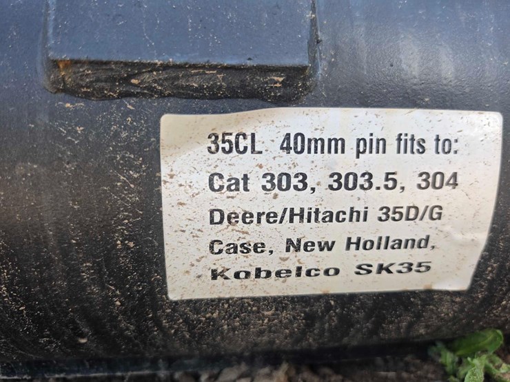 caterpillar-303-image-3