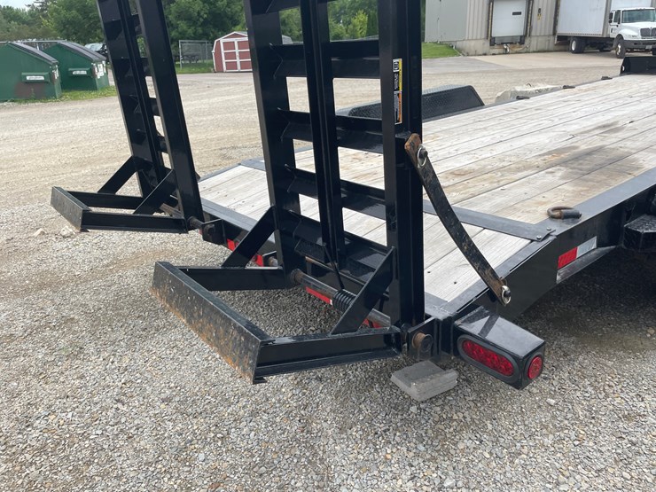 #4867-•-2024-loadtrail-tandem-axle-equipment-trailer-(has-wi-title)-image-24