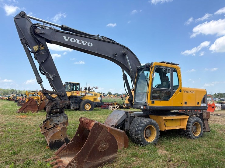 volvo-ew180b-image-1
