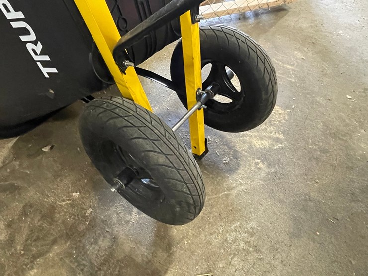 #7922-•-truper-two--wheel-wheelbarrow-image-3