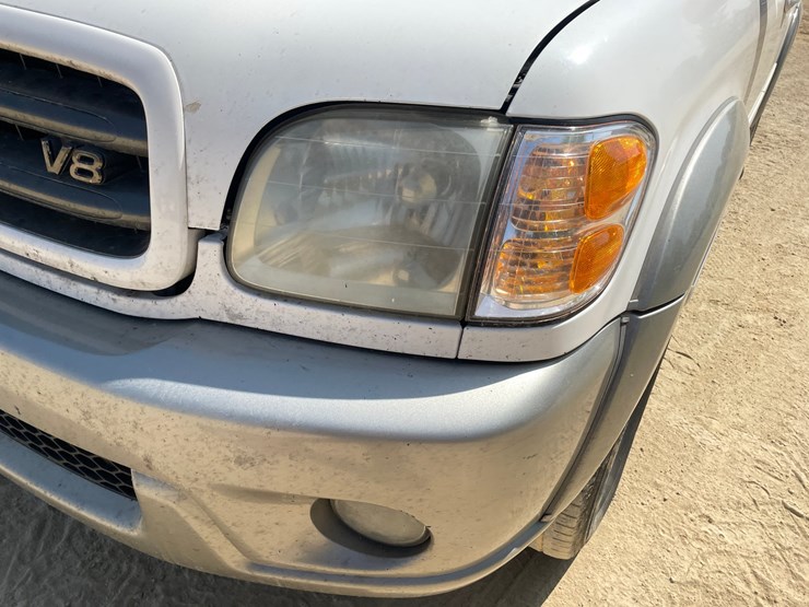 2003-toyota-sequoia-image-16