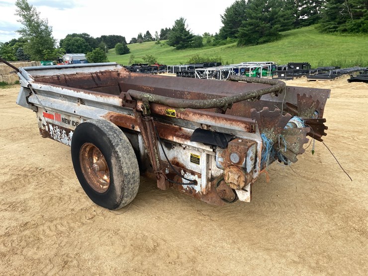 #403-•-new-idea-manure-spreader-image-7