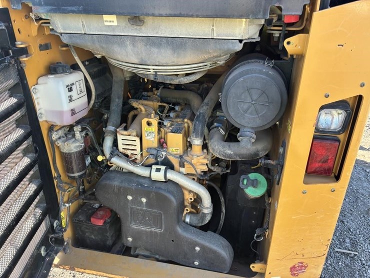 2015-caterpillar-262d-image-28