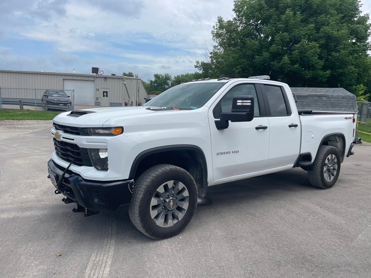 2025-chevrolet-2500-image-8