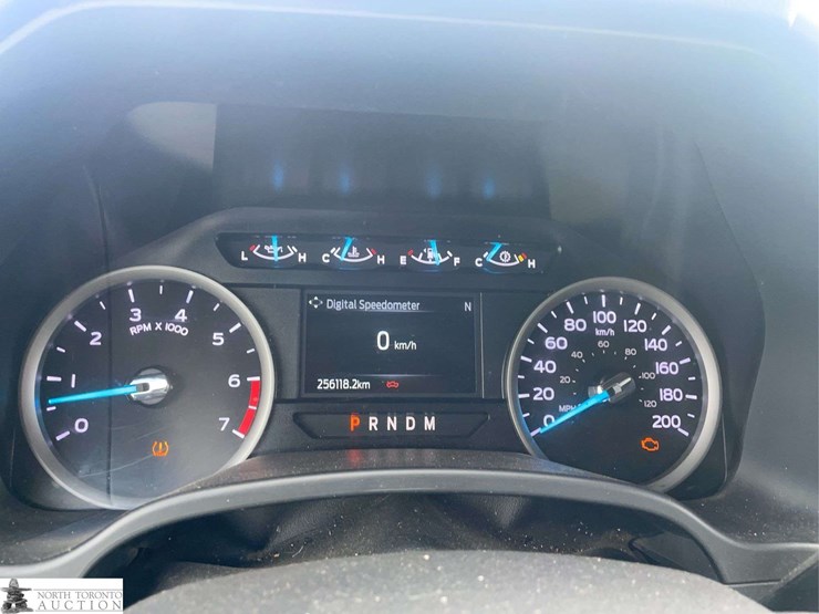 2021-ford-f250-image-12