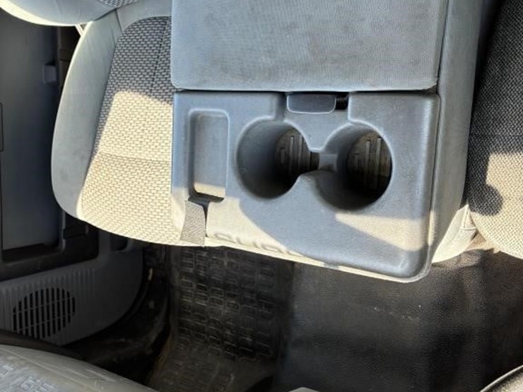 2011-ford-f550-image-24