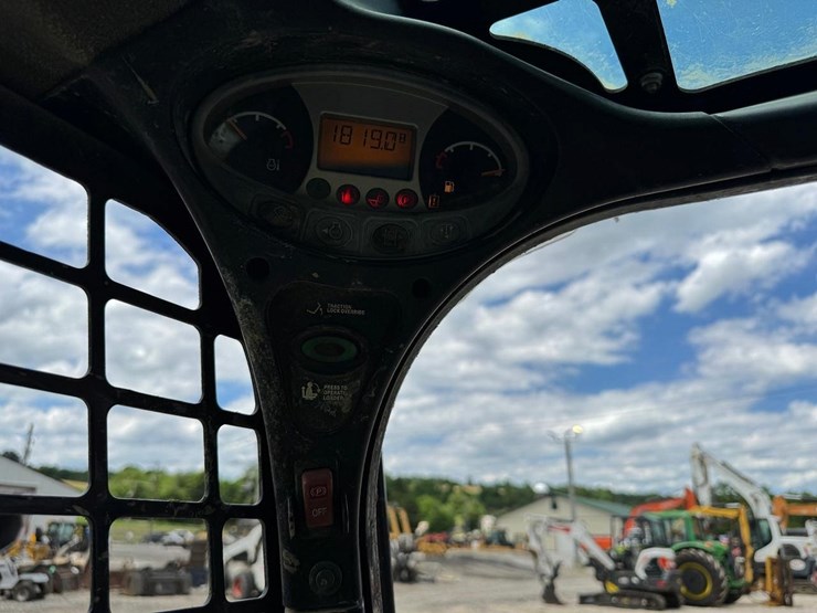2022-bobcat-t550-image-23