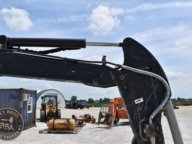2020-deere-35g-image-20