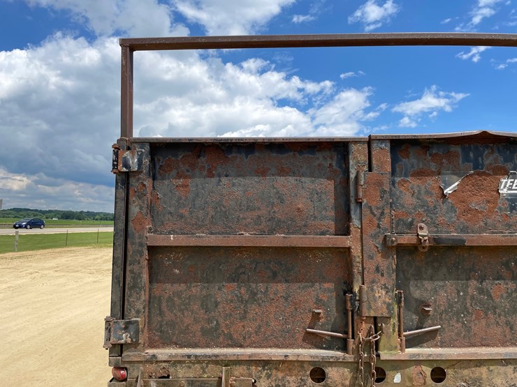 #204-•-1988-international-straight-truck-(has-wi-title)-image-20