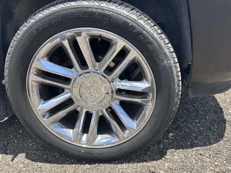 2008-cadillac-escalade-image-4