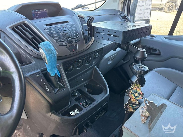 2016-ford-transit-image-13