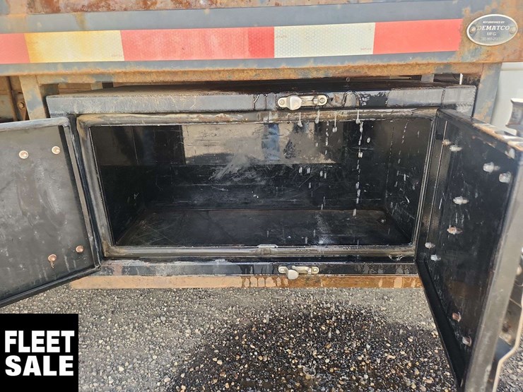 2021-ford-f550-image-27