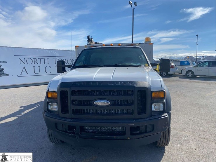 2010-ford-f550-image-2