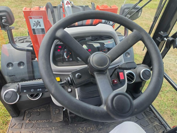 2026-kubota-r640-image-18