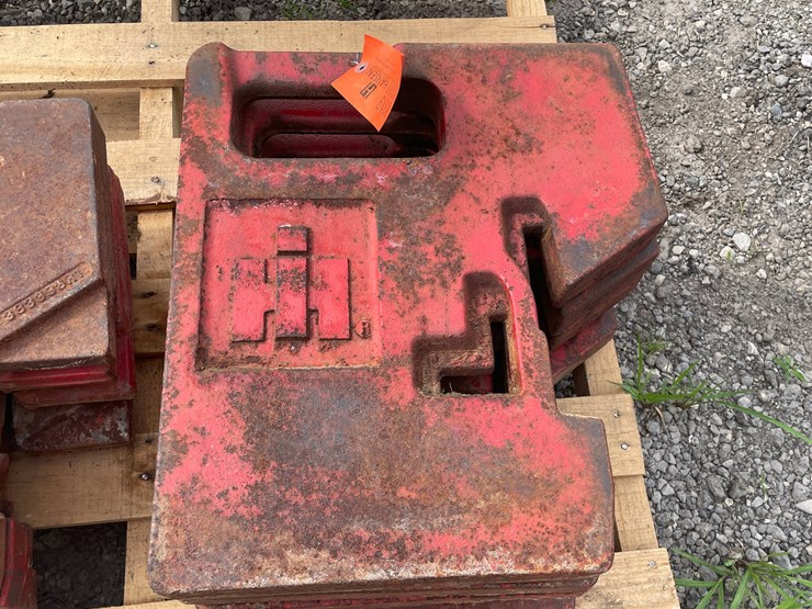 #8319-•-(5)-ih-suitcase-weights-image-1