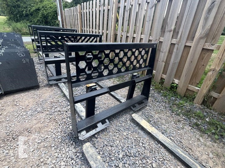 wildcat-48"-pallet-forks-image-2