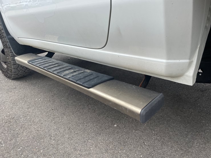 2021-chevrolet-3500-image-32