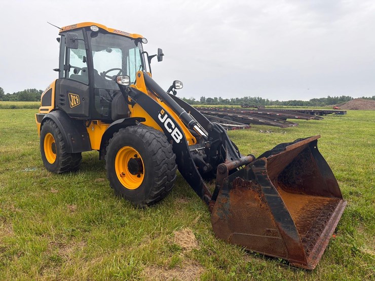 2021-jcb-409-image-4