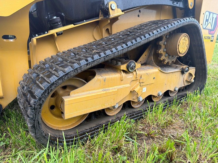 2025-caterpillar-255-image-9