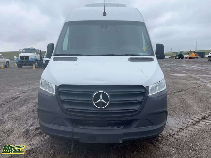 2021-mercedes-benz-sprinter-c240-turbo-diesel-cargo-van-image-9