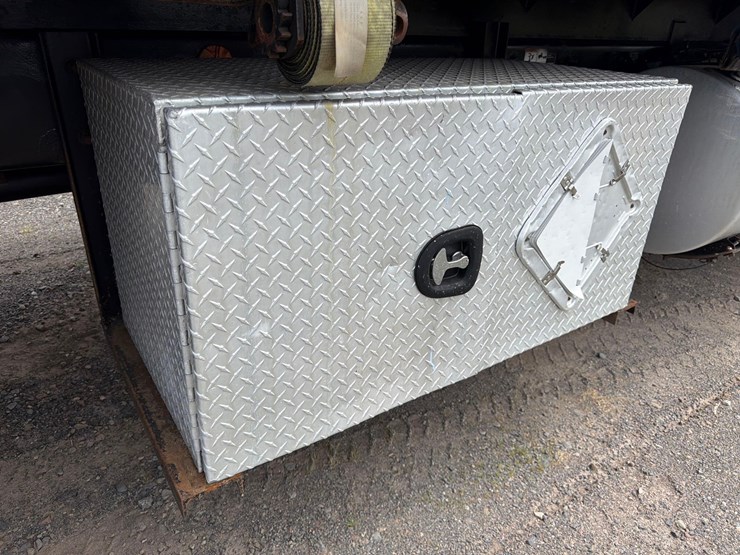 2013-kenworth-t880-image-14