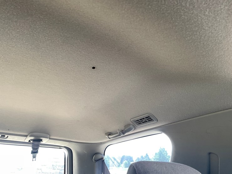 2003-toyota-sequoia-image-100