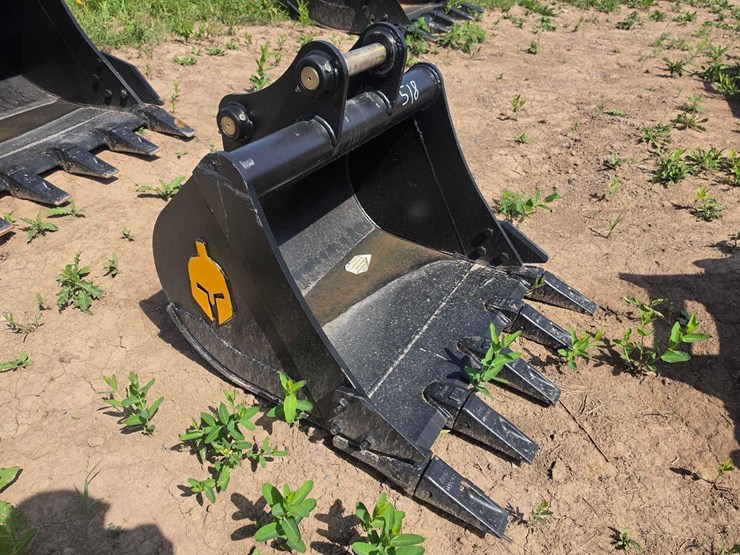 kobelco-sk210-image-2