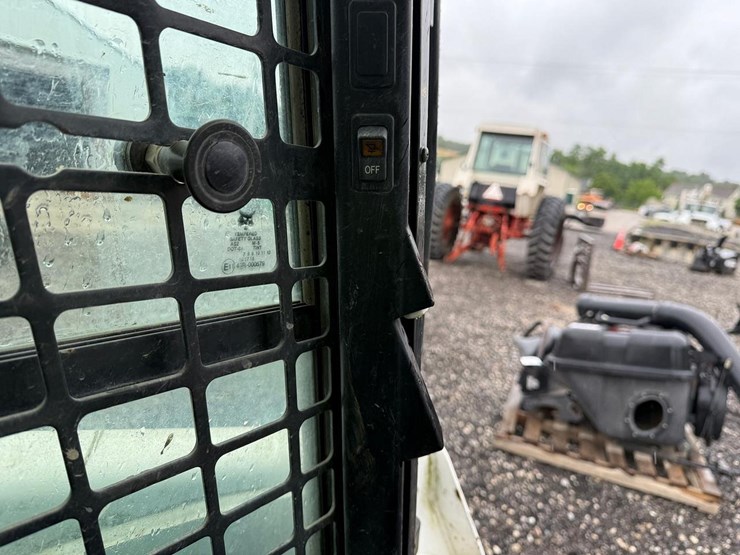2015-bobcat-t650-image-25