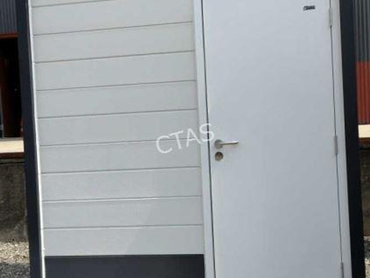 #87-•-mobile-toilet-w/shower---rm87-96-image-1