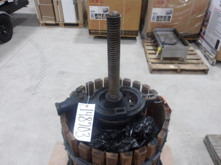berarducci-bro.-mfg-co-wine-press-image-9