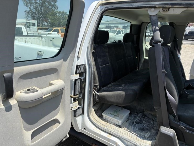 2012-gmc-sierra-2500-image-16