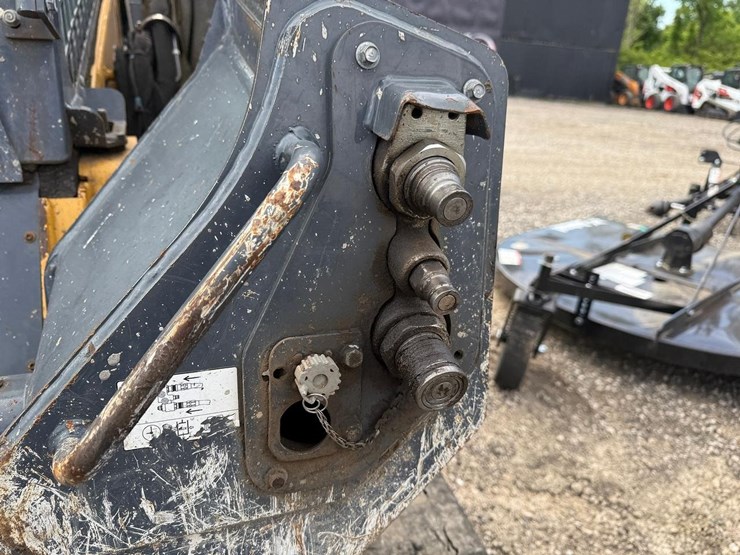 2017-deere-333g-image-14