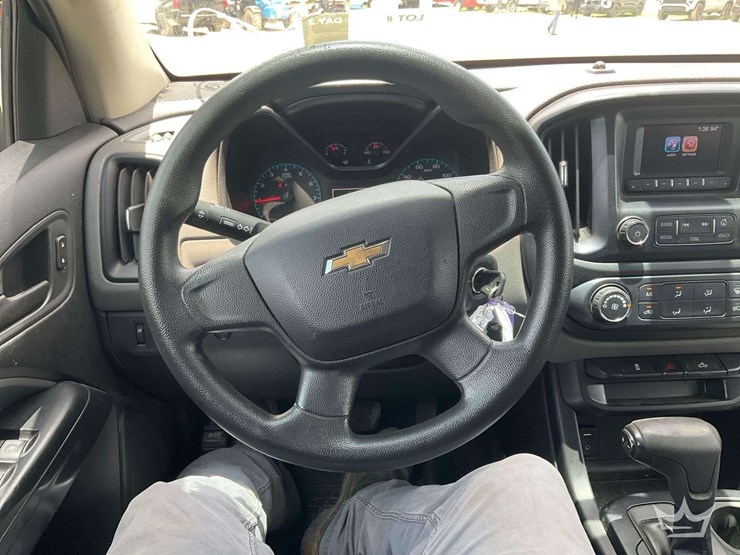 2017-chevrolet-colorado-image-15
