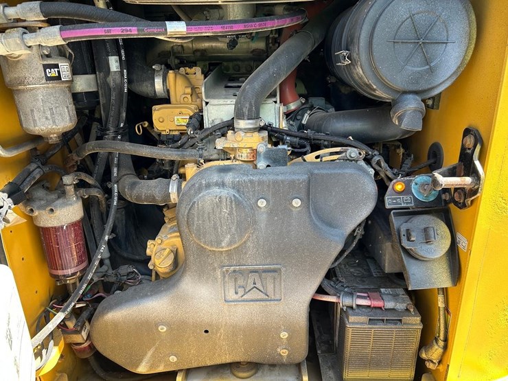 2018-caterpillar-299d2-xps-image-16