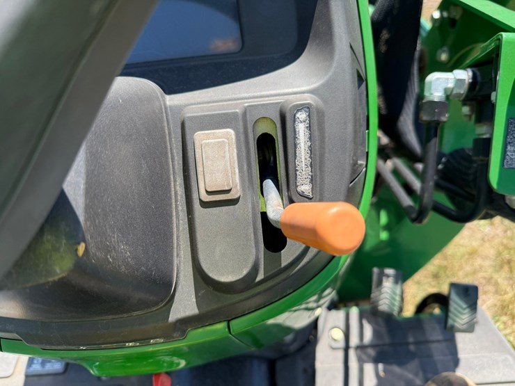 john-deere-3032e-image-62