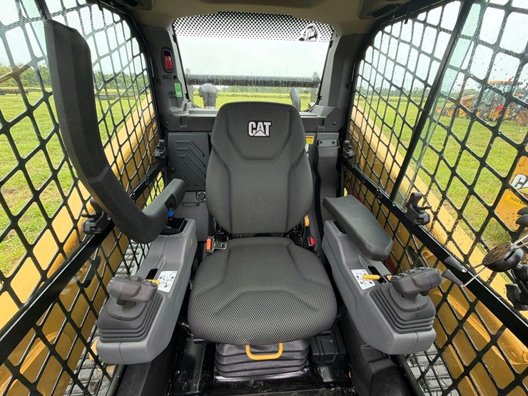 2025-caterpillar-255-image-20