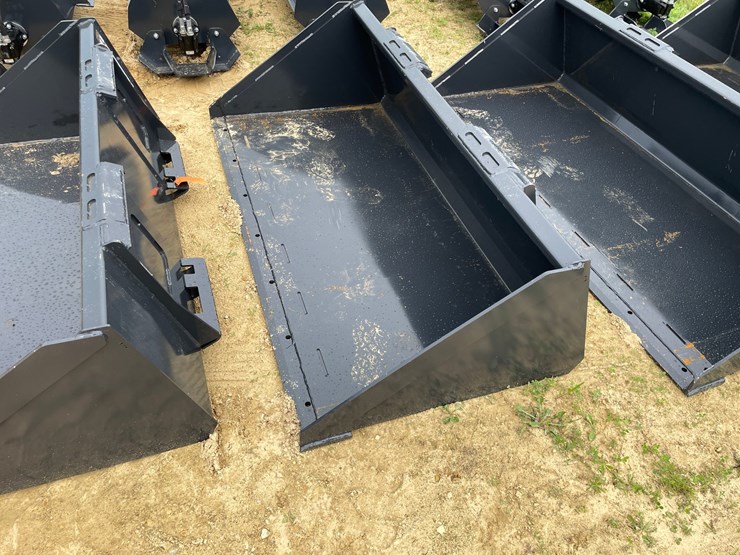 #2029-•-new-wolverine-skid-steer-72"-bucket-image-7