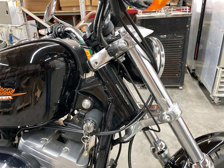 #300-•-2000-harley-davidson-883-sportster-(has-wi-title)-image-27