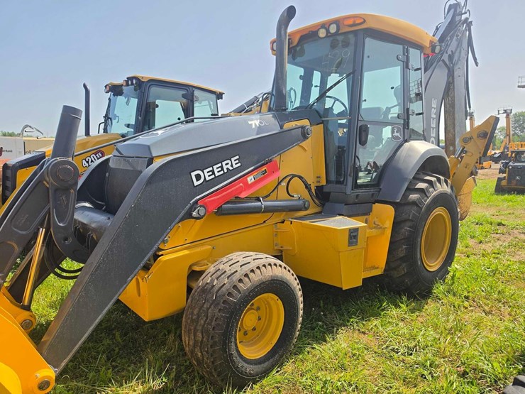 2021-deere-710l-image-2