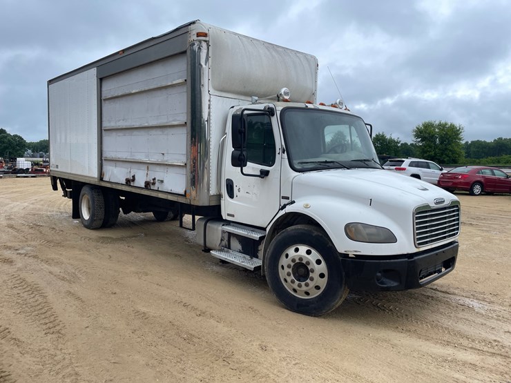 #100-•-2005-freightliner-corp-business-class-m2-straight-truck-(has-wi-title)-image-3