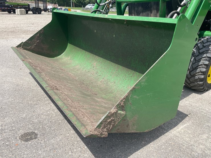 2024-john-deere-1025r-image-10