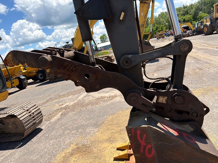 2019-deere-135g-image-19