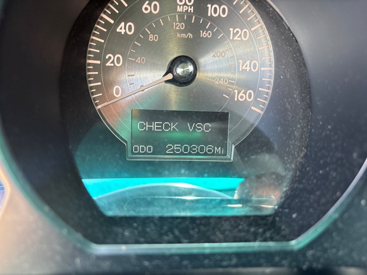 #84005-•-2005-lexus-gs300-image-16