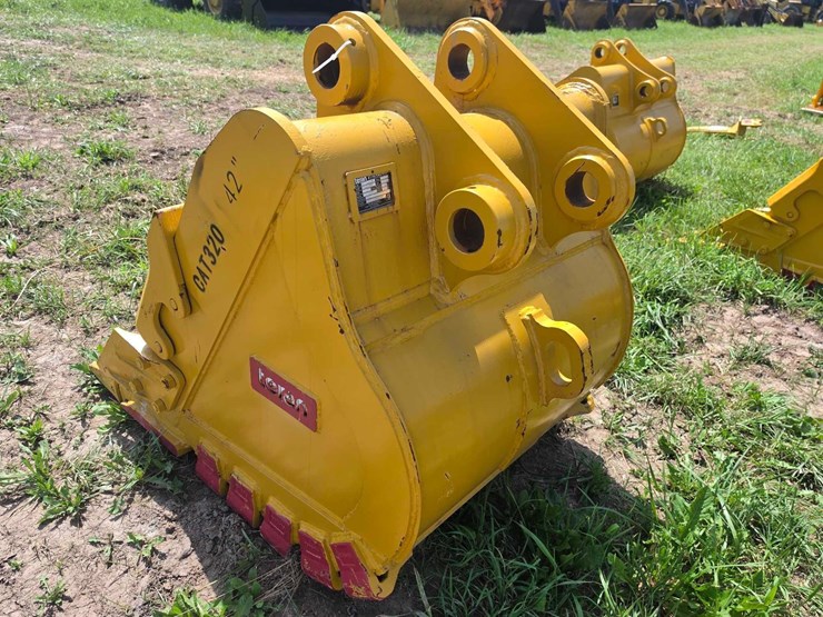 caterpillar-320-image-4