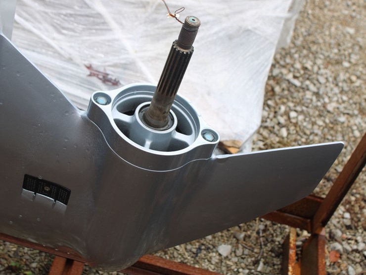 honda-150-vtec-4-stroke-outboard-boat-engine-image-2