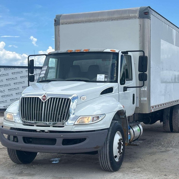 2018 INTERNATIONAL DURASTAR 4300