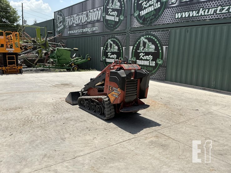 2018-ditch-witch-sk800-image-2